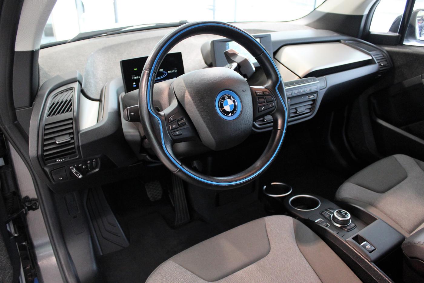 BMW  I3