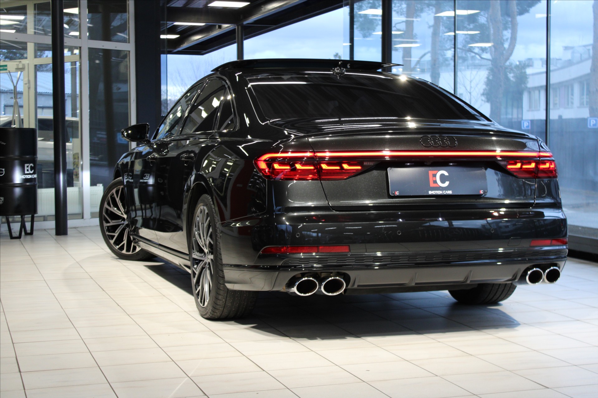 Audi S8